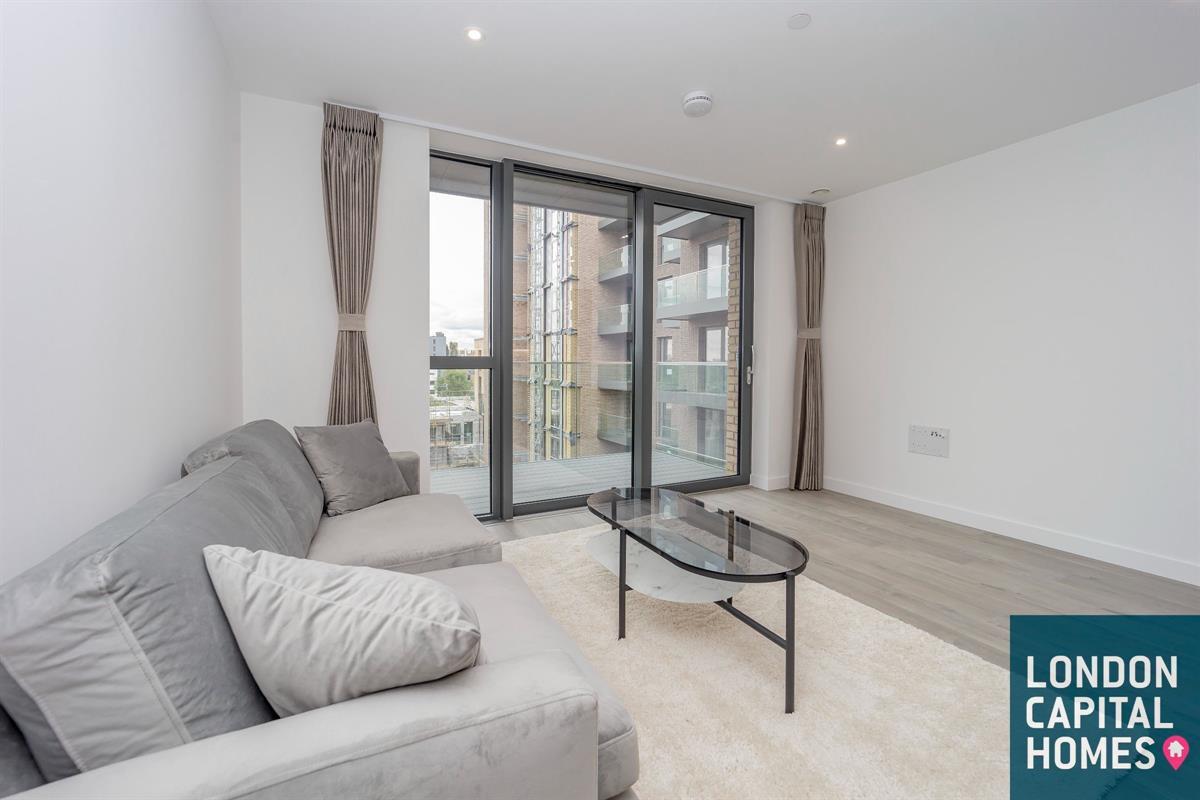 1 bed property in Willowbrook House, Coster Avenue, London